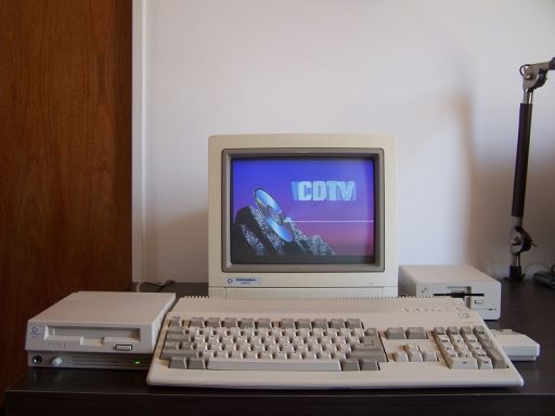 1359383173 173 FT19877 Commodore Amiga 500 Con 570 